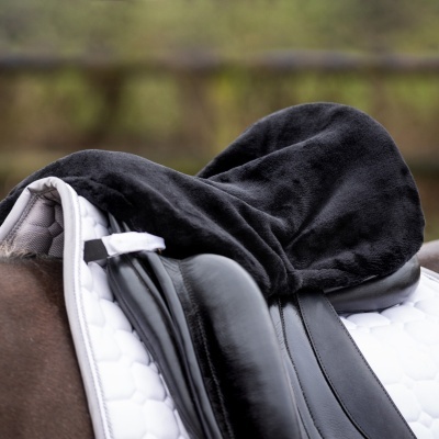 Cobertura preta de tecido macio para sela de cavalo e almofadado branco hexagonal
