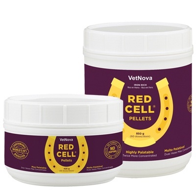 Dois frascos plásticos brancos de suplemento VetNova Red Cell Pellets com rótulos roxos e amarelos