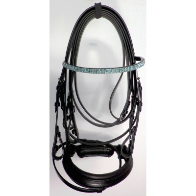 Cabeçada preta de couro com strass azul pendurada