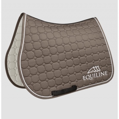 Manta de sela castanha acolchoada com padrão hexagonal, bordas brancas e logo EQUILINE