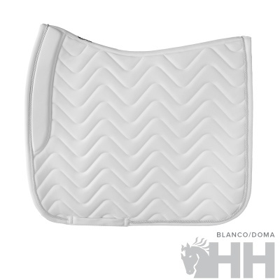 Penteado branco para cavalo com padrão em zig zag e bordas costuradas, fundo branco, logotipo HH