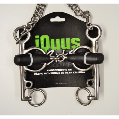 Freio metálico com bocais pretos emborrachados e corrente em aço inoxidável na embalagem preta da marca iQuus