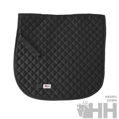 Tapete de sela quadrado preto matelassê com etiqueta HH e logotipo 'NEGRO DOMA HH'