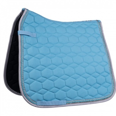 Manta ou alforje azul claro com padrão hexagonal e bordas cinza