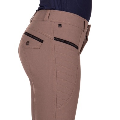 Calças castanhas de equitação com detalhes acolchoados e bolsos com botão