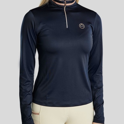 Camisola preta manga comprida com fecho e logo MONTAH com calças bege