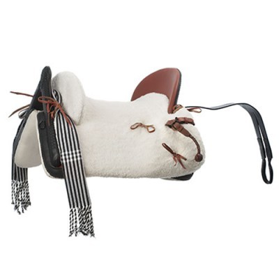 Sela de cavalo em pele de carneiro branca com couro castanho e alças pretas