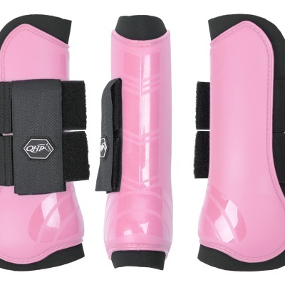 Três proteções rosa com tiras de velcro preto e logo QHP.