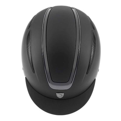 Capacete preto para equitação com ventilações laterais e símbolo metálico frontal