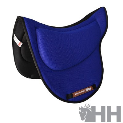 Sela para cavalo azul com detalhes pretos e etiqueta Hispano Hids HH