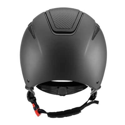 Capacete preto fosco com textura carbono e fecho rápido