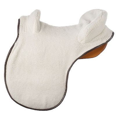 Sela de cavalo branca em tecido felpudo com bordas castanhas e almofadas elevadas