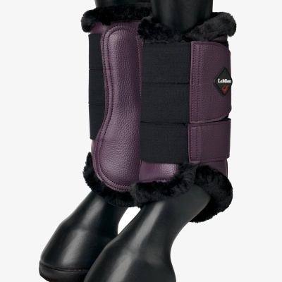 Proteção para patas de cavalo lilás com forro preto e fechos em velcro