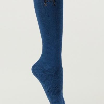 Meia azul escura com letra H