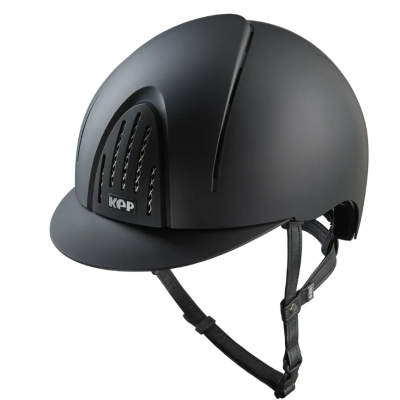 Capacete preto mate de equitação com viseira e ventilação frontal