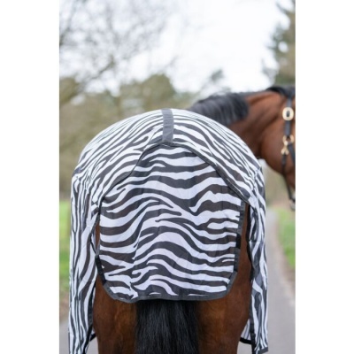 Manta zebra preta e branca para cavalo castanho