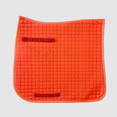 Tapete de sela de cavalo acolchoado laranja com fitas vermelhas