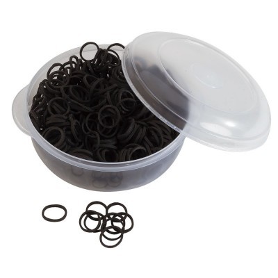 Pote plástico transparente com tampa contendo elásticos pretos pequenos