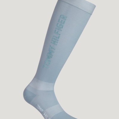 Meia comprida azul clara com texto TOMMY HILFIGER