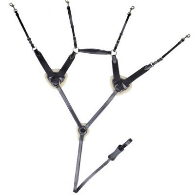 Arnês preto para cadeira de rodas com tiras ajustáveis e fivelas