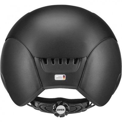 Capacete preto fosco com ventilação e etiqueta Made in Germany