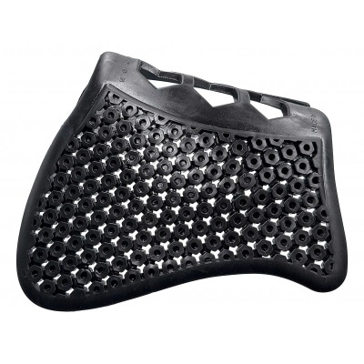 Tapete de borracha preto com padrão hexagonal e recortes