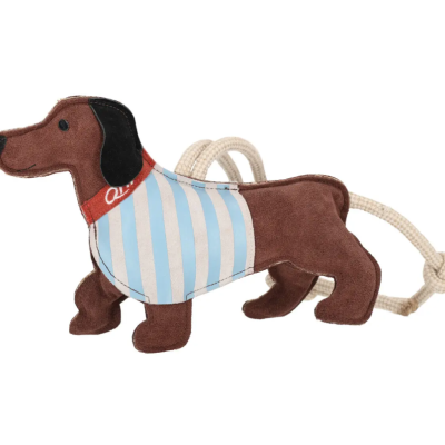 Brinquedo para cães em forma de cão castanho com roupa azul às riscas