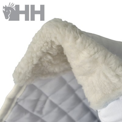 Cano de peça acolchoada cinza claro com acabamento felpudo branco e logótipo HH cinza