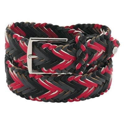 Cinto trançado de couro preto, vermelho e castanho com fivela prateada