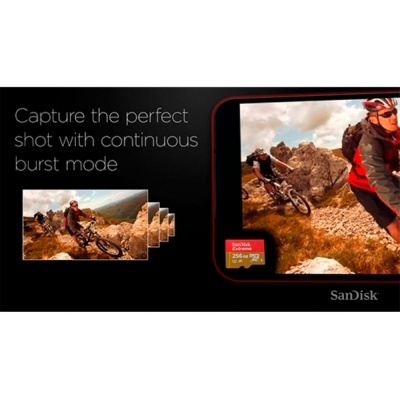 Cartão de memória SanDisk Extreme 32 GB com imagens de ciclista e texto de promoção em inglês