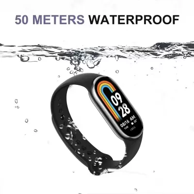 Relógio inteligente preto com mostrador colorido submerso em água, texto '50 METERS WATERPROOF'