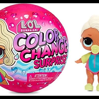 bola rosa com texto LOL Surprise e boneca colorida com cabelo branco e roupa verde-limão