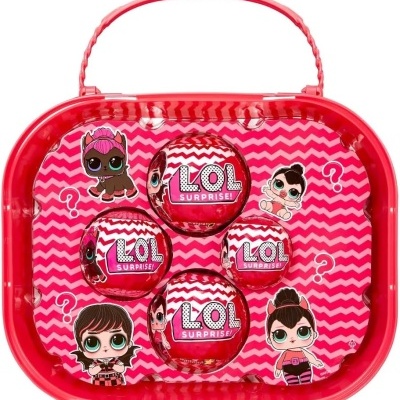 Mala vermelha com bolas LOL Surprise e desenhos de bonecas
