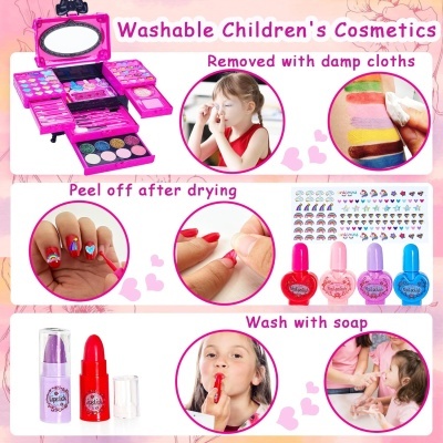 Conjunto de cosméticos infantis laváveis com paleta de sombras rosa, vernizes coloridos, batons e adesivos, em fundo rosa