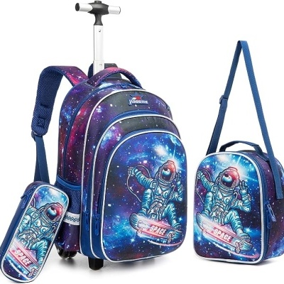 Conjunto escolar de mochila, lancheira e estojo com design de astronauta e fundo espacial