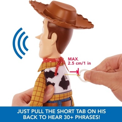 Boneco de personagem vestido de cowboy com chapéu castanho e colete de padrão vaca, com indicação de puxar para ouvir frases