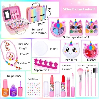 Conjunto infantil de maquilhagem com mala arco-íris, sombras glitter, blush, pó, batons, pincéis, esmaltes, autocolantes e acessórios unicórnio.