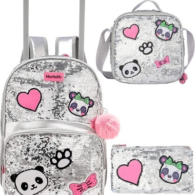Conjunto infantil com mochila de rodas, bolsa e carteira prateadas com lantejoulas e estampas de panda e corações