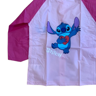 Avental rosa e branco com personagem Stitch azul segurando coração vermelho