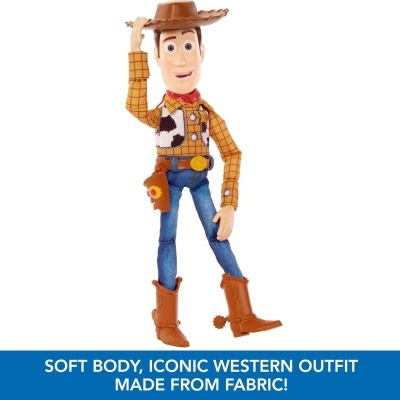 Boneco de cowboy com roupa ocidental e corpo macio em fundo branco