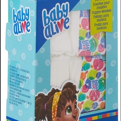 Embalagem azul e branca de fraldas para bonecas baby alive com estampas coloridas e imagem de boneca a engatinhar