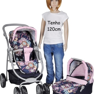 maniquim infantil ao lado de carrinho e moisés com padrão floral rosa e azul