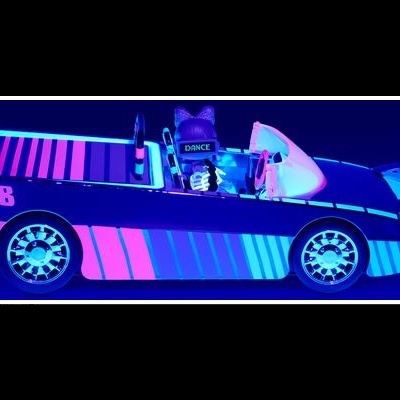 Brinquedo carro desportivo colorido com figura e placa DANCE.