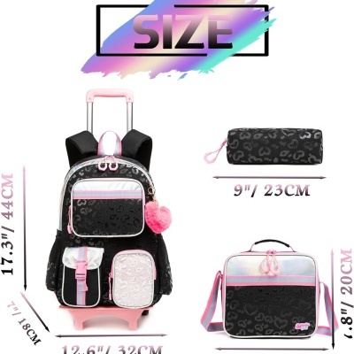 Conjunto mochila preta com padrão de oncinha, bolsa e estojo em rosa e preto com detalhes em branco