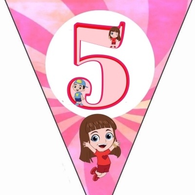 Bandeirola triangular rosa com número 5 e personagens animadas