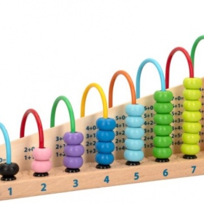 Ábaco de madeira com contas coloridas organizadas por cordas curvadas de 1 a 10