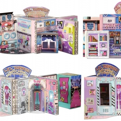 Brinquedo de papel dobrável com ambientes internos coloridos e gráficos de desenho animado