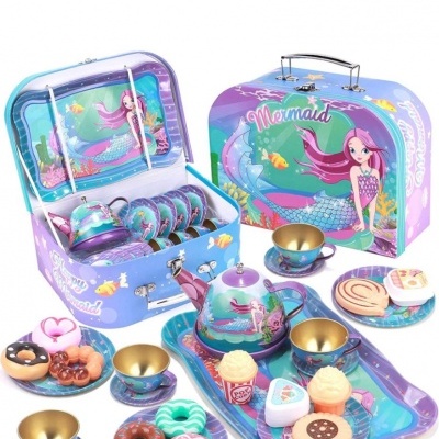 Conjunto de chá infantil com tema de sereia em mala metálica decorada