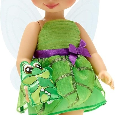 Boneca infantil com vestido verde e asas transparentes