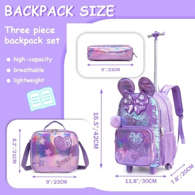 Conjunto de mochila lilás com padrões brilhantes e acessórios incluídos.